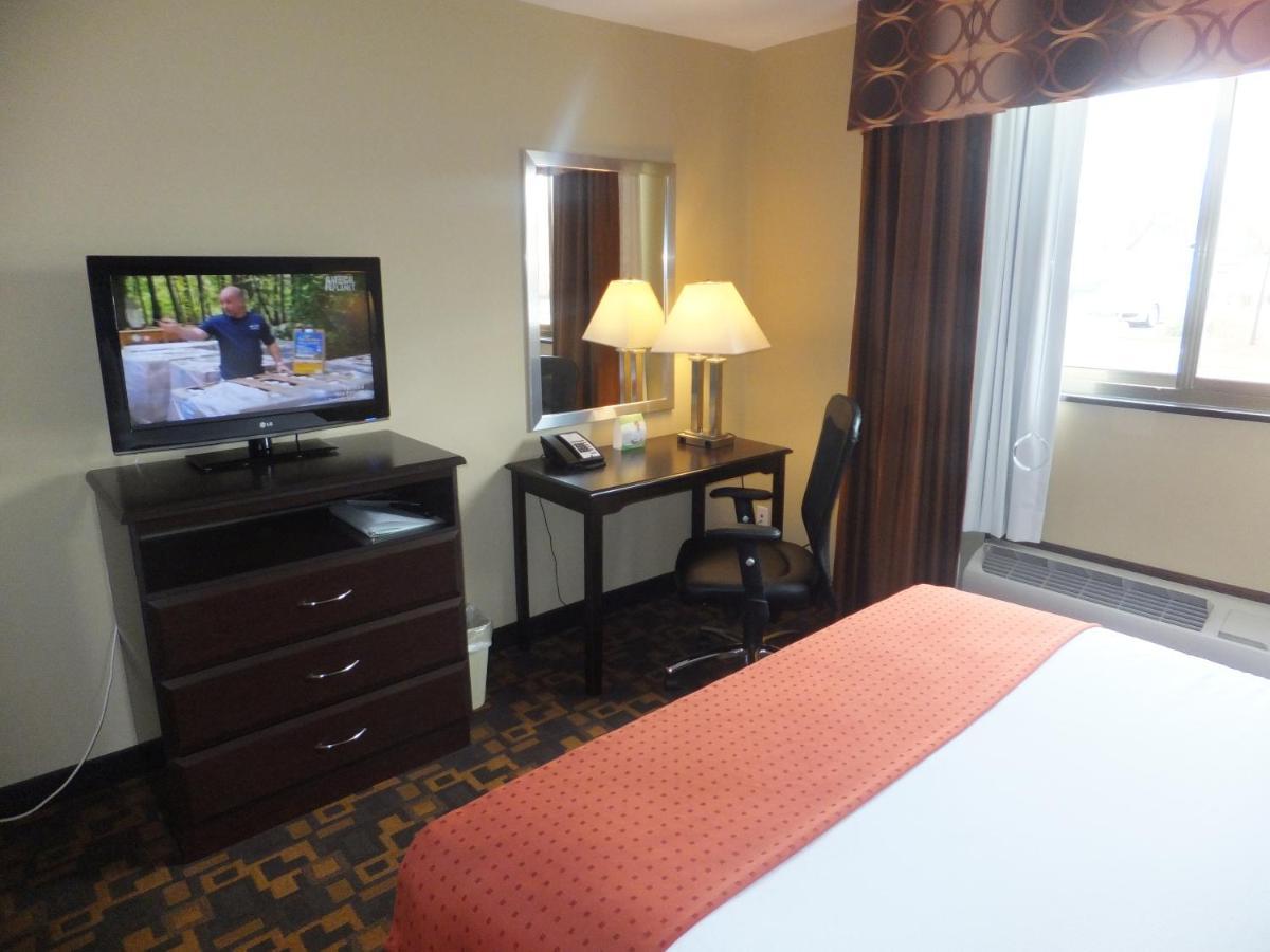 Holiday Inn Mount Prospect-Chicago Room photo