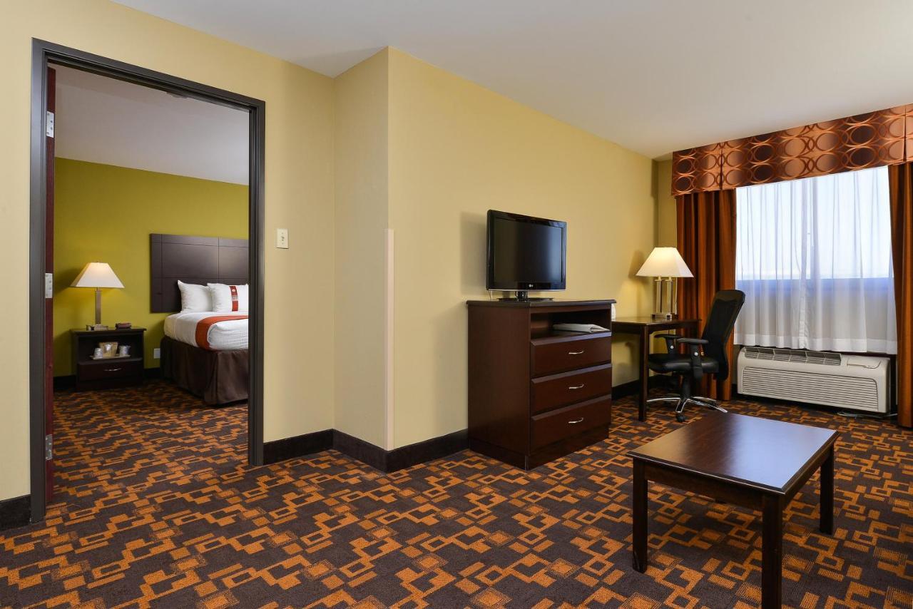 Holiday Inn Mount Prospect-Chicago Exterior photo
